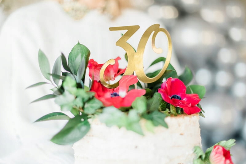 Topper na tort 30 urodziny, złoty, 21 cm - obrazek 2