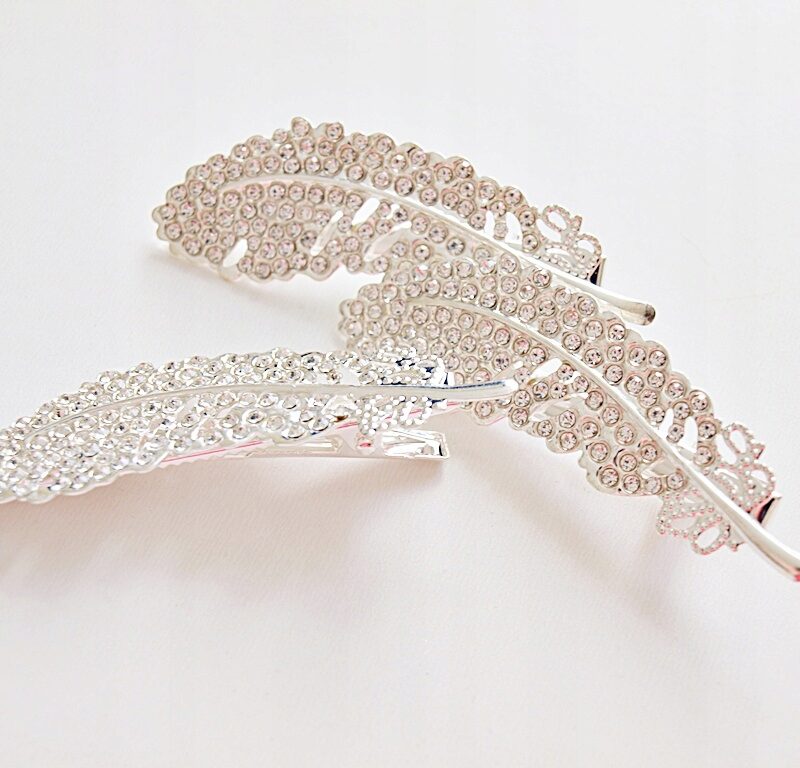 Spinka w kolorze srebrnym z cyrkoniami, klips, krokodylek, 7 cm